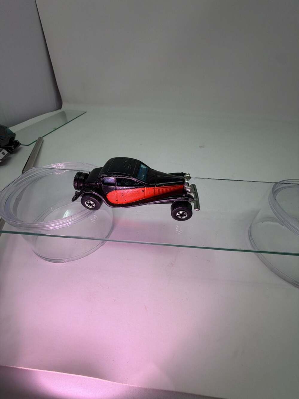 Vintage 1980 Hot Wheels '37 Bugatti Black and Red Diecast Car